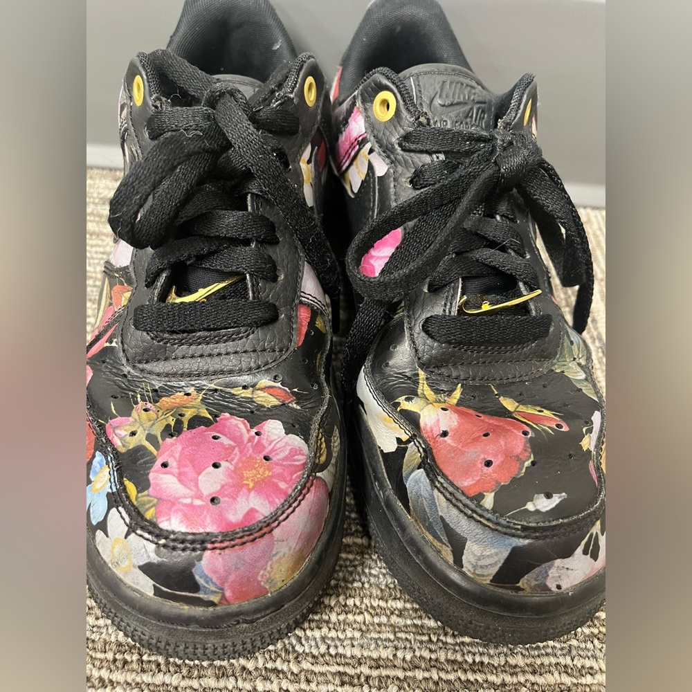Nike Air Force 1 floral sneakers size 7.5